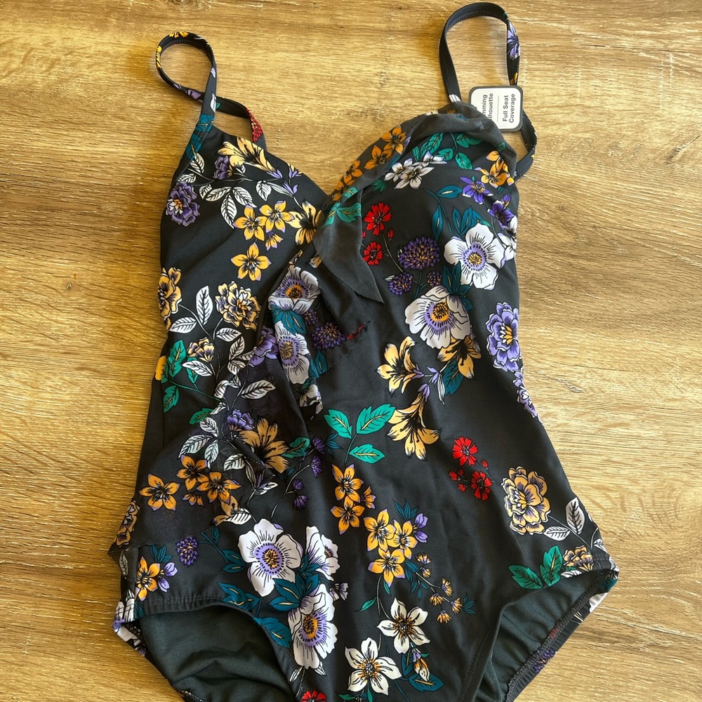 NWT Floral bathing suit size small 4/6